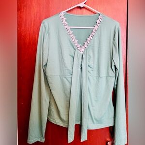 SHEIN Green Lace V-Neck Long Sleeve Top